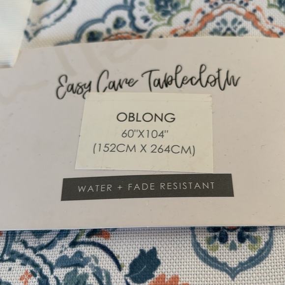 NICOLE MILLER HOME EASY CARE TABLECLOTH WHITE BLUE ORANGE MEDALLIONS?-60”x106” - Picture 2 of 4